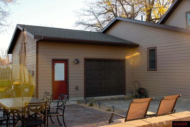 817 8th St N, New Ulm, MN 56073 - photo 3