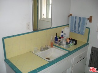 11000 Mansel Ave, Inglewood, CA 90304 - photo 5