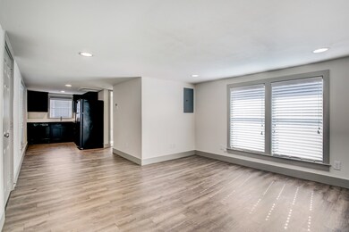 1009 Enid St unit 8, Houston, TX 77009 - photo 4