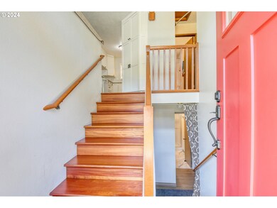 827 NW 6th St, Pendleton, OR 97801 - photo 3