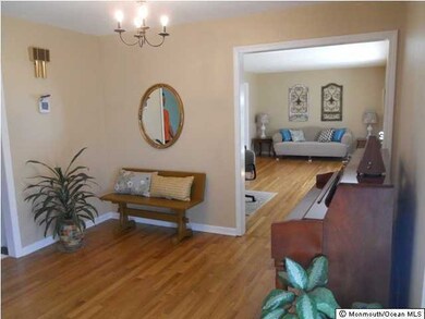 8 Stevens Dr, Holmdel, NJ 07733 - photo 2