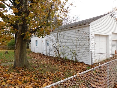 4217 Harrison Ave NW, Canton, OH 44709 - photo 3