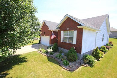 289 Park Ridge Dr, Mount Washington, KY 40047 - photo 2