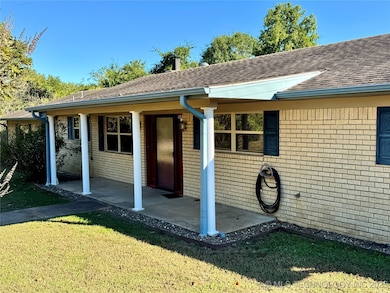 2416 Madison St, Hugo, OK 74743 - photo 2
