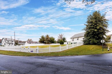 143 Thompson Ave, Gibbstown, NJ 08027 - photo 4