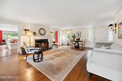 Sitting Room/Library