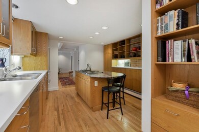 572 Franklin St unit 572, Cambridge, MA 02139 - photo 4