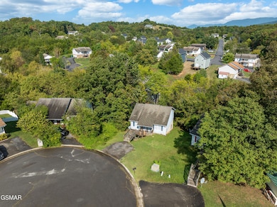 238 Gray Slate Cir, Sevierville, TN 37876 - photo 2