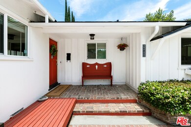 22121 Dumetz Rd, Woodland Hills, CA 91364 - photo 3