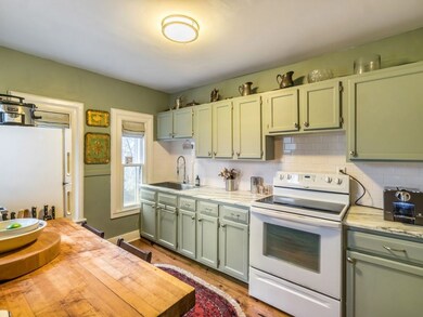 8 Cottage St unit 4, Newport, RI 02840 - photo 6