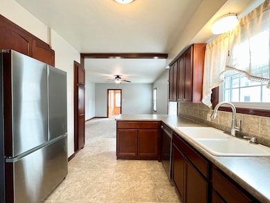 D6B95E92-7BA7-43FF-8C6F-CC5DB67D0A32_1_1