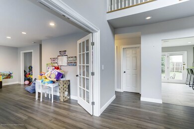 010_12_Linton_Pl_242412_368843