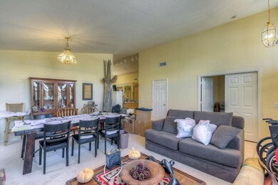 Living Room (2)