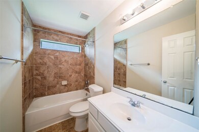 1113 Lasso Ct, Alvin, TX 77511 - photo 7