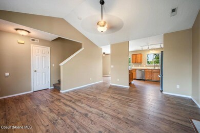 3443 W Thorndale Loop