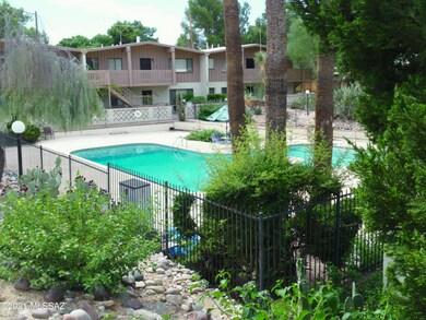 Center Island 55k-gal Pool