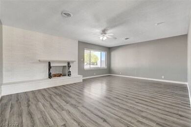 1715 Golden Arrow Dr, Las Vegas, NV 89169 - photo 7