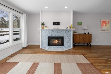 8325 55th St, Coal Valley, IL 61240 - photo 7