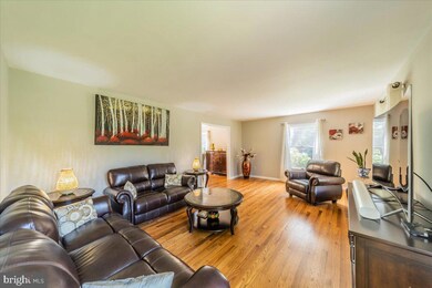 53 Willow Run Ln, Belle Mead, NJ 08502 - photo 3