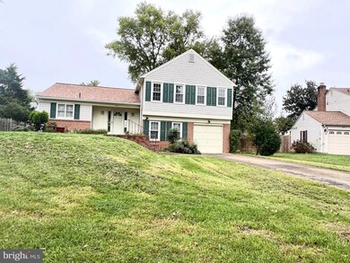 6917 Lodestone Ct, Alexandria, VA 22306 - photo 2