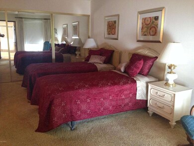 10615 W Highwood Ln, Sun City, AZ 85373 - photo 7