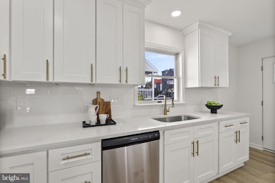 2806 Bay Dr, Sparrows Point, MD 21219 - photo 3