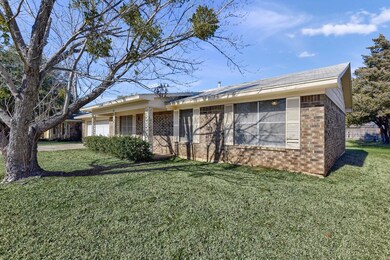 208 Texoma Dr, Whitesboro, TX 76273 - photo 3