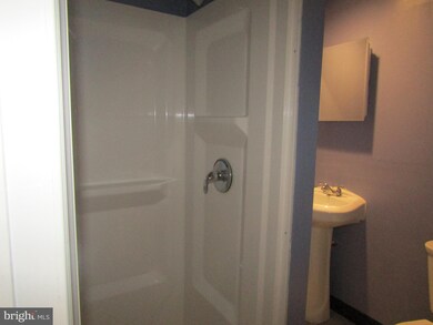 6207 Wood Pointe Dr, Glenn Dale, MD 20769 - photo 3