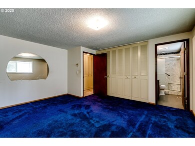 Bedroom, Primary