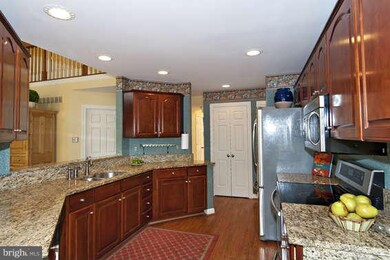 7706 Graystone Ct, Ellicott City, MD 21043 - photo 5