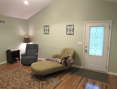 8806 Maple Rd, Louisville, KY 40229 - photo 2