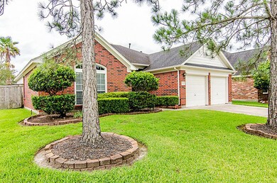 3830 Glenhill Dr, Pearland, TX 77584 - photo 3