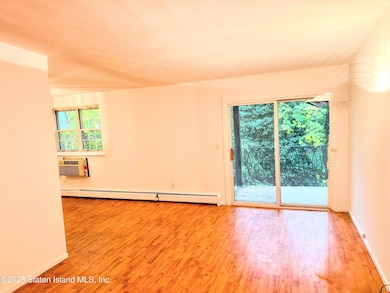 400 Maryland Ave unit 3b, Staten Island, NY 10305 - photo 3