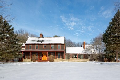 2  15 Maple View-108