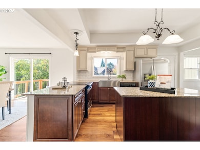 673 SE Heathcliff Ln, Hillsboro, OR 97123 - photo 7