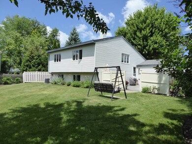 1320 Springdale Cir, Naperville, IL 60564 - photo 4