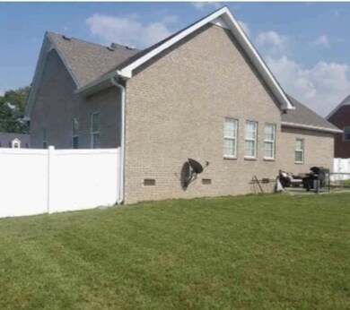 52 Old Stone Cir, Manchester, TN 37355 - photo 2