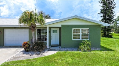 301 Cherry Tree Dr, Sebring, FL 33876 - photo 5