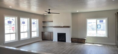 39 N Strathmore Ln