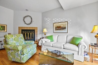 121 Tall Oaks Dr unit T, South Weymouth, MA 02190 - photo 3