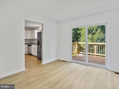 657 Ash St, Strasburg, VA 22657 - photo 5