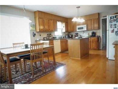 114 Bunting Dr, Wilmington, DE 19808 - photo 2