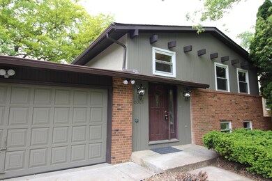 6301 Skywae Dr, Columbus, OH 43229 - photo 2