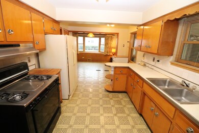 Dining/Kitchen