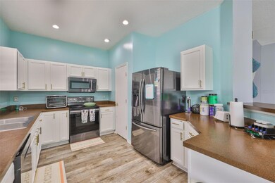 6314 Magnolia Trails Ln, Gibsonton, FL 33534 - photo 6