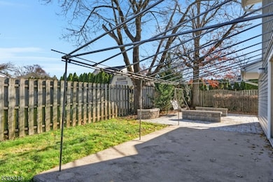 52 Greenbrook Rd, Middlesex, NJ 08846 - photo 2