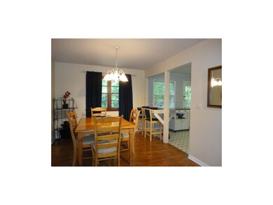 Dining Room & Delightful Breakfast Bar