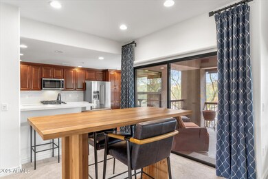 04-Dining_Kitchen