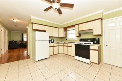 23 Monroe St, Franklin Square, NY 11010 - photo 3