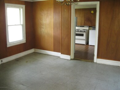 10 Defoe St, Pittston, PA 18640 - photo 3